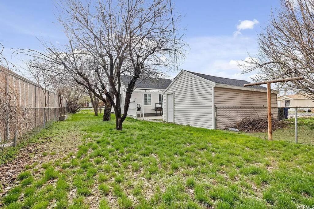 Cute Entire Small House With Large Yard! Pets Welcome! West Valley City Buitenkant foto