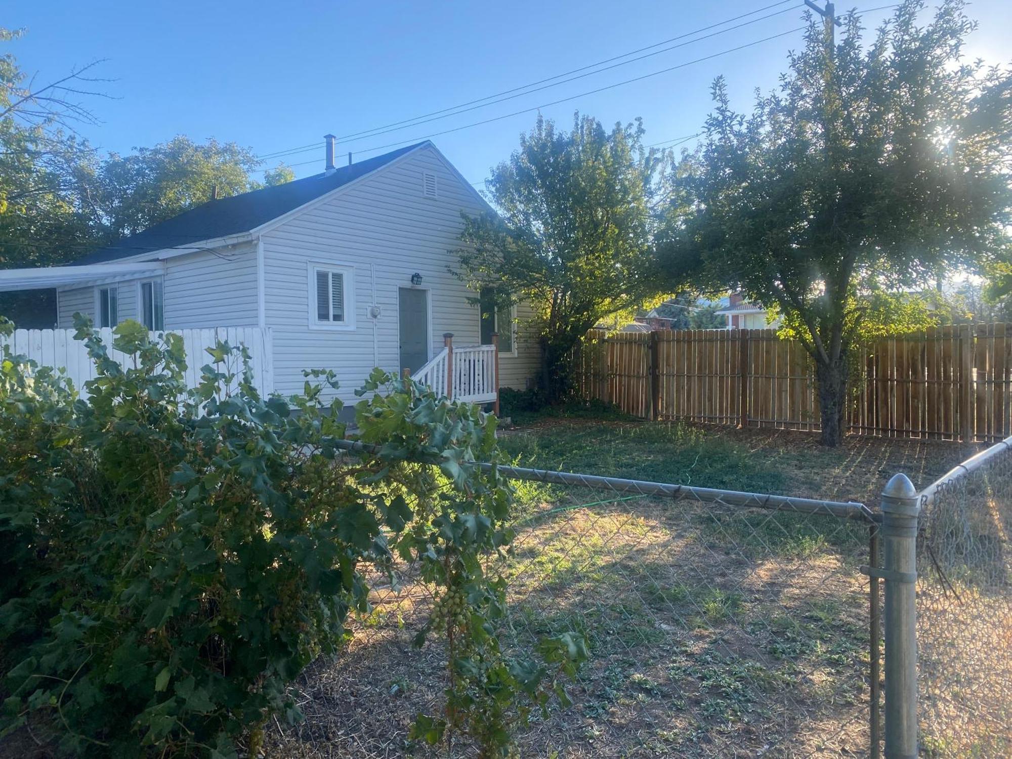 Cute Entire Small House With Large Yard! Pets Welcome! West Valley City Buitenkant foto